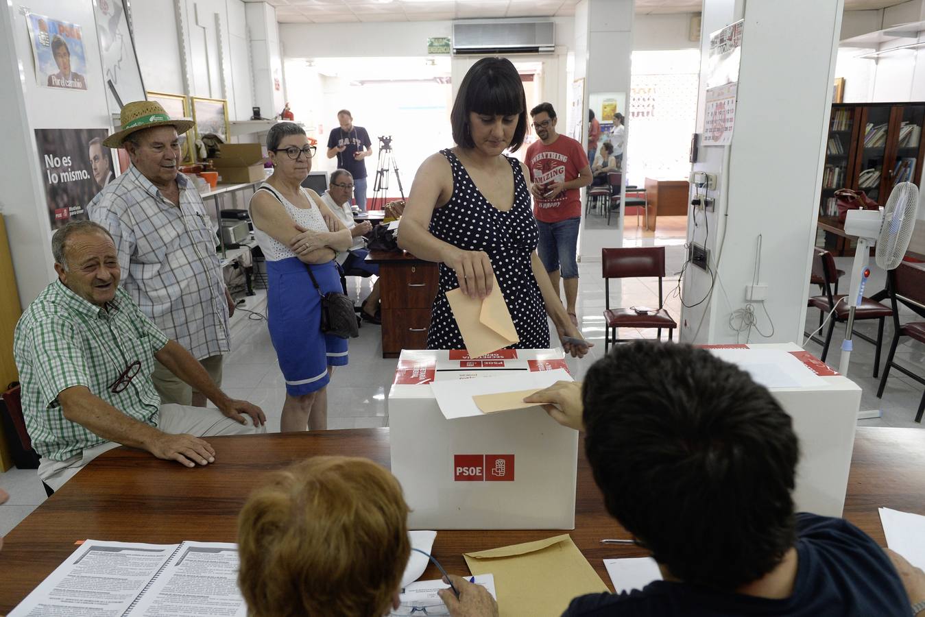 Los socialistas murcianos eligen al nuevo secretario general