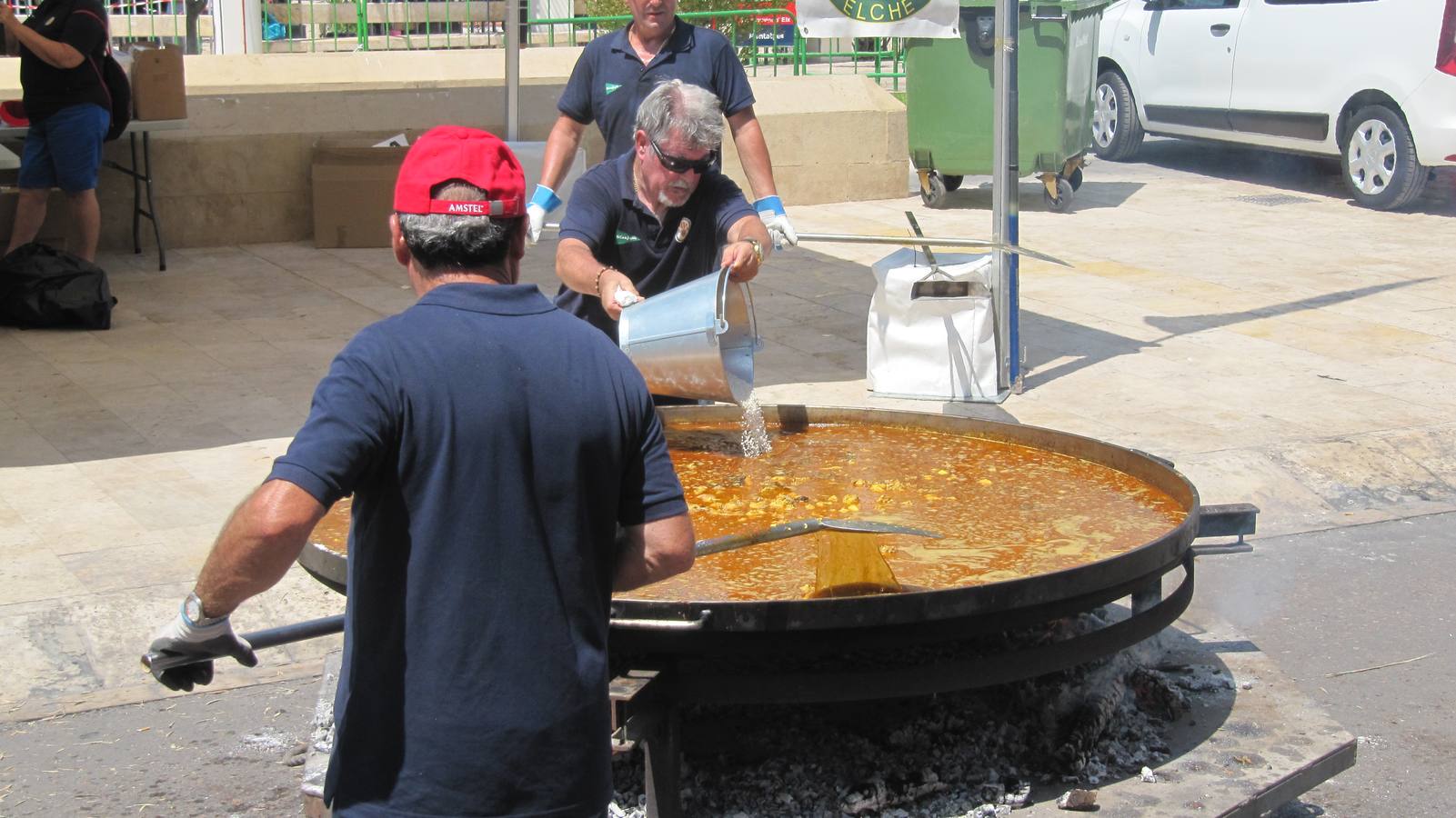 XXXVI Concurso de Arroz con Costra y Paella gigante en Elche