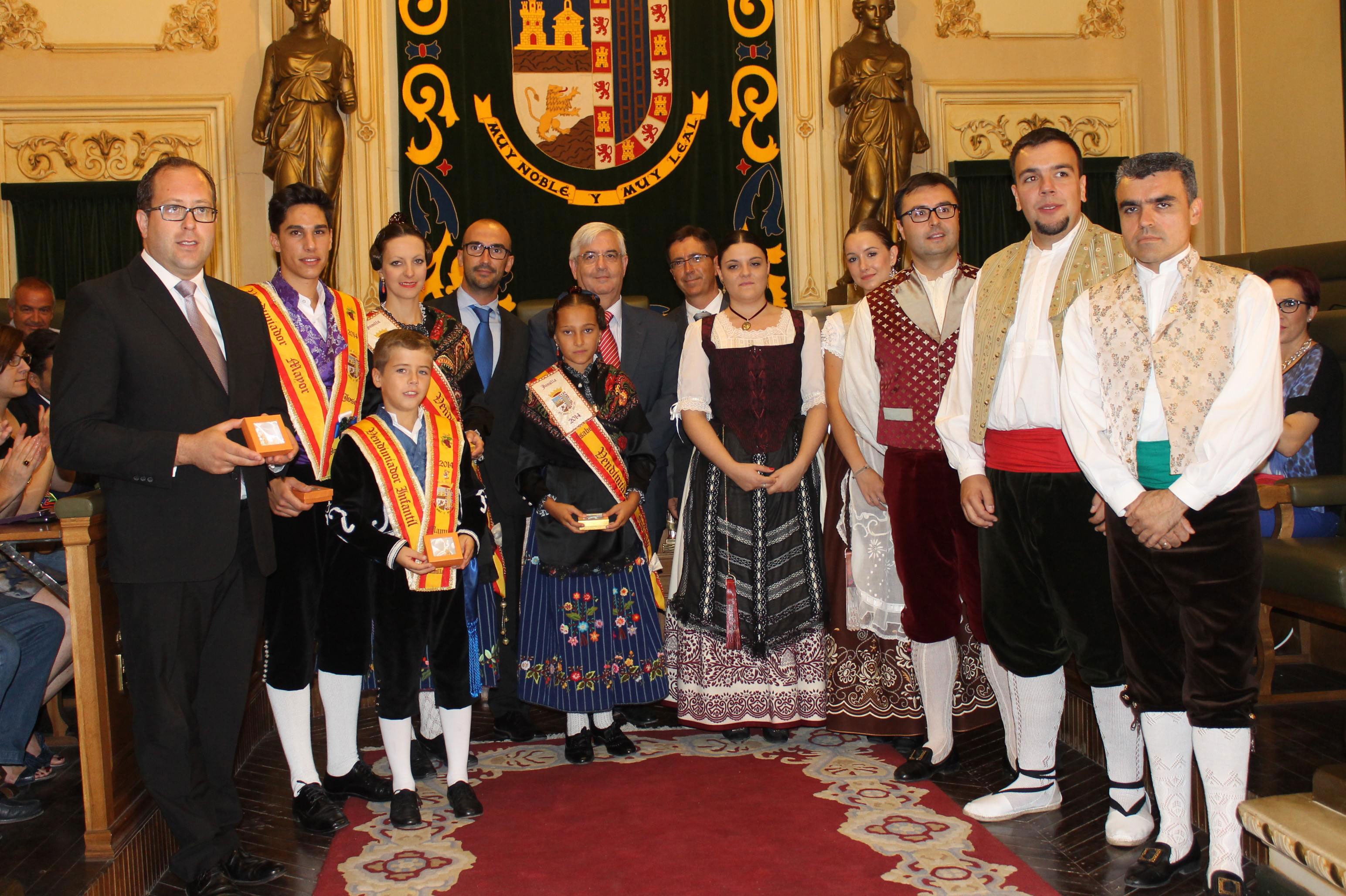 El Ayuntamiento acoge el acto oficial de hermanamiento entre las Fiestas de Jumilla y Requena