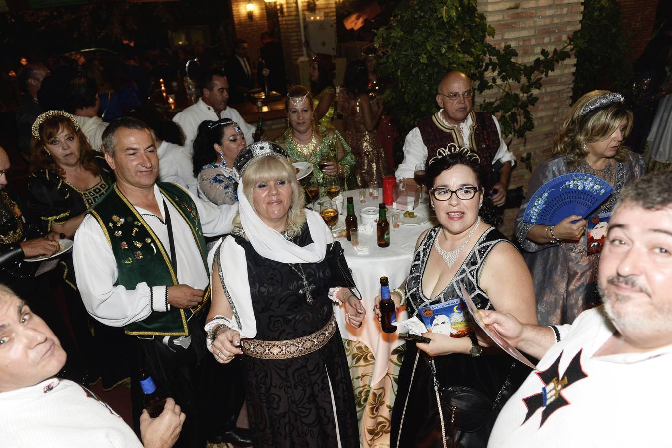 Moros y Cristianos dan incio a sus fiestas con una cena medieval