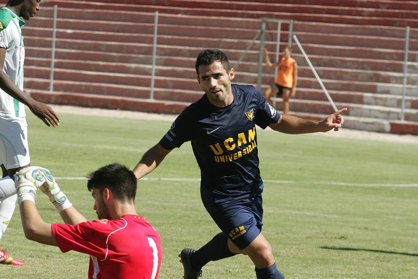 Partido entre el UCAM y el Córdoba B
