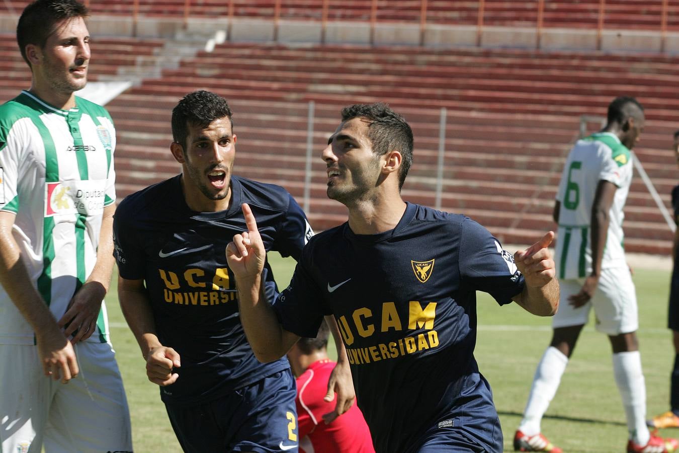 Partido entre el UCAM y el Córdoba B