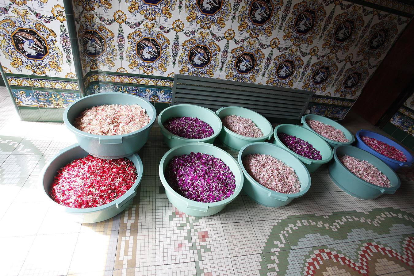 Ambiente de fiesta en el monte por la Romería