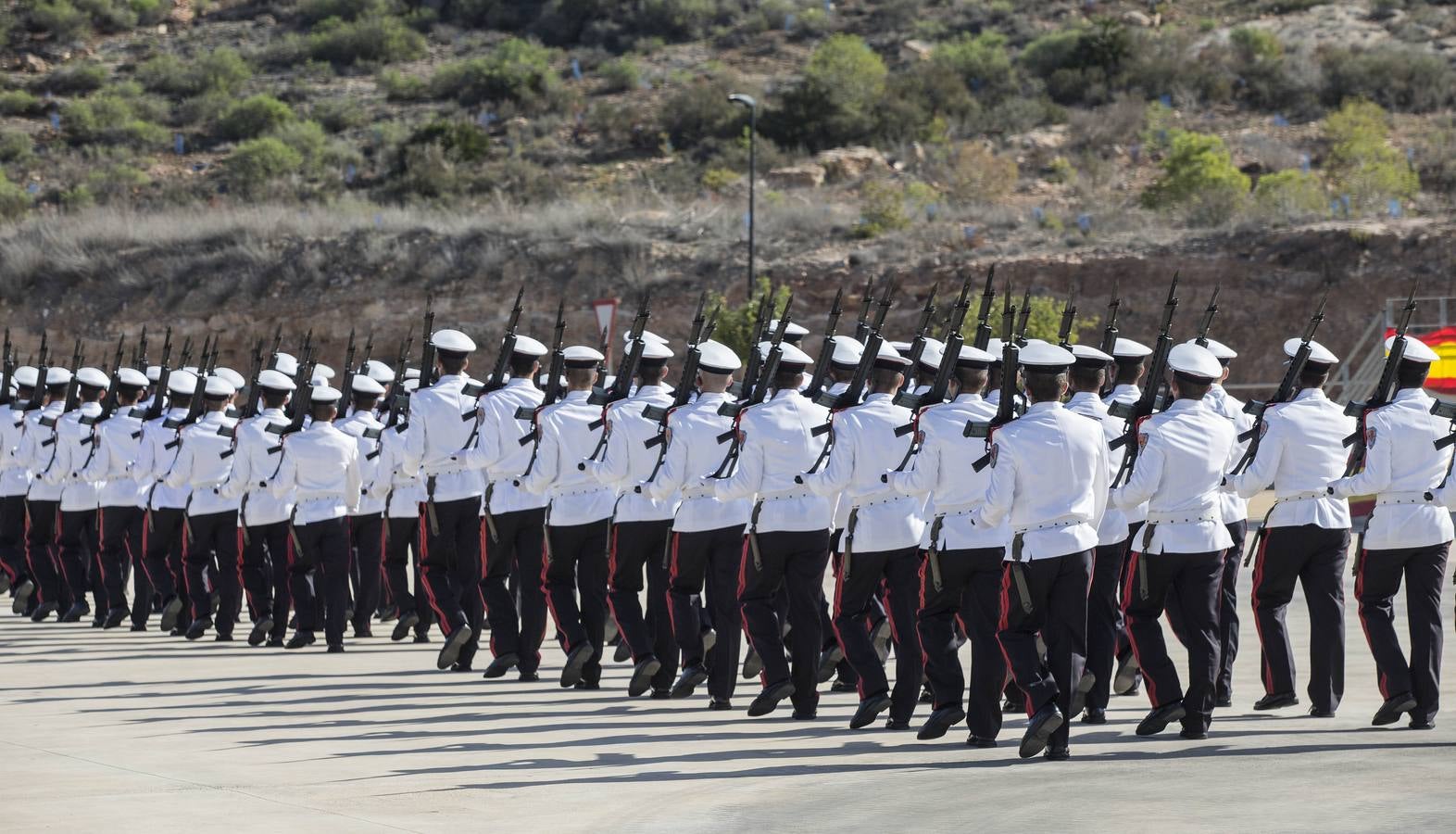 Morenés en Cartagena el curso académico en la Escuela de Infantería de Marina