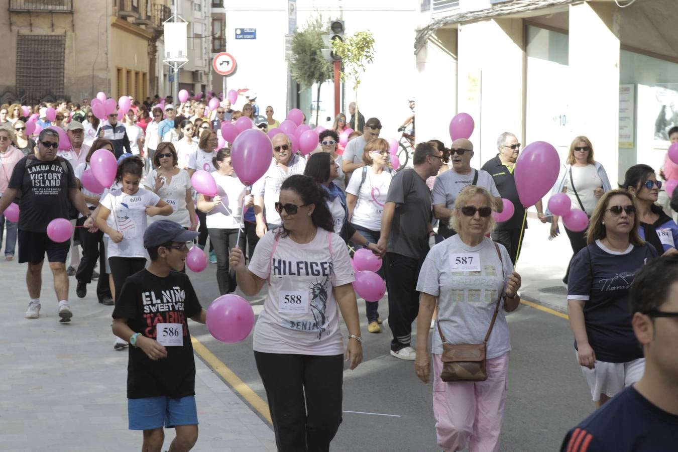 Lorca se viste de rosa contra el cáncer de mama