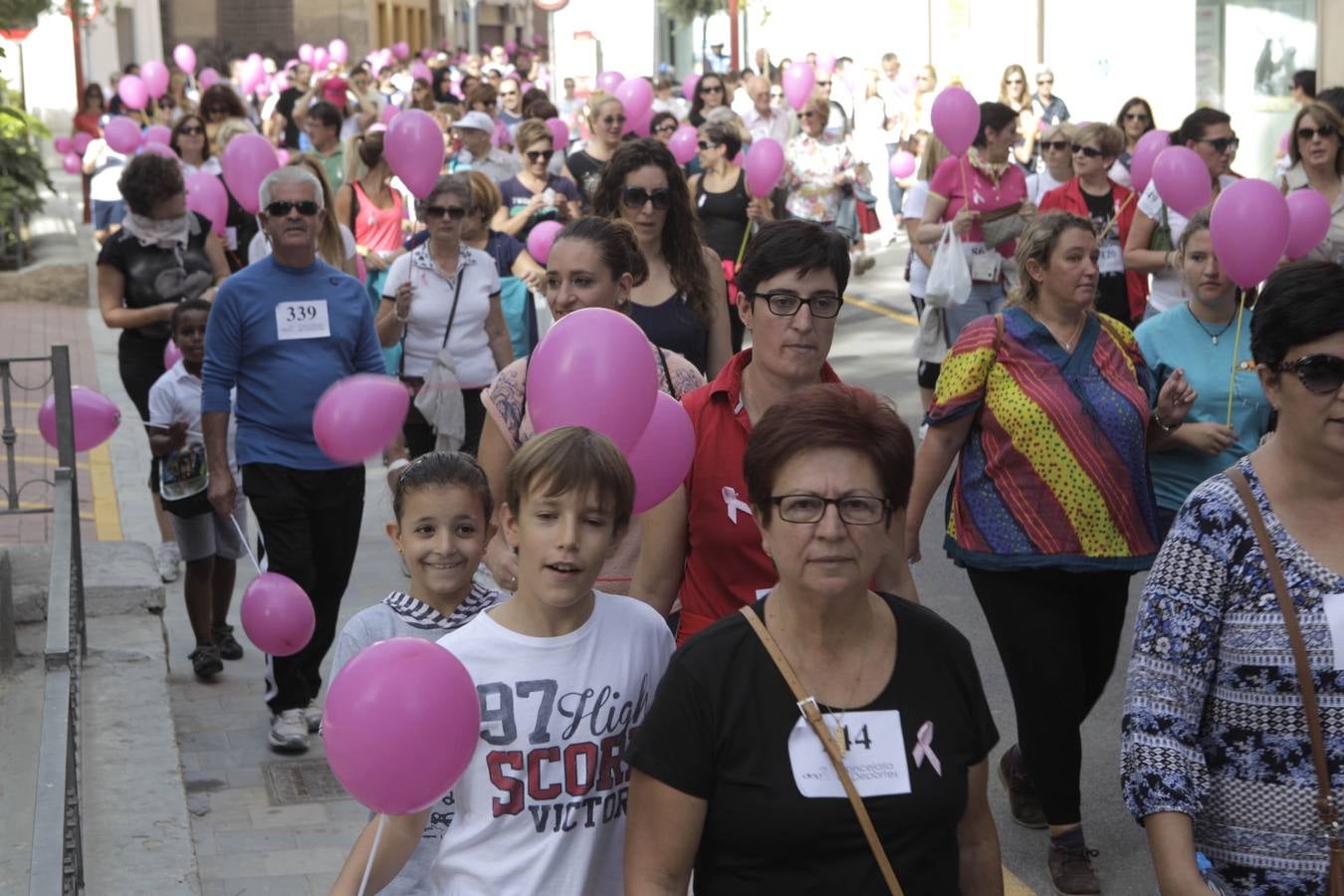 Lorca se viste de rosa contra el cáncer de mama
