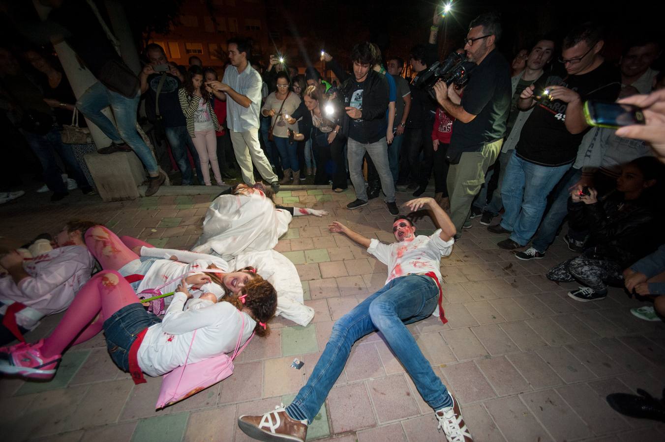La Noche Zombie llena de terror las calles del Cabezo