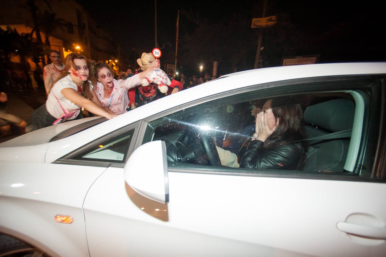 La Noche Zombie llena de terror las calles del Cabezo