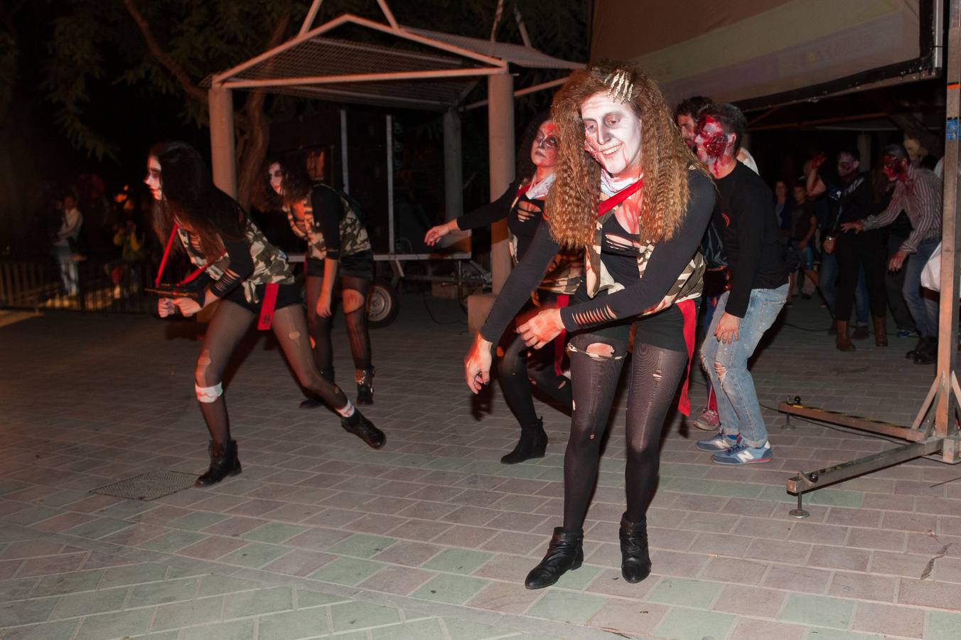 La Noche Zombie llena de terror las calles del Cabezo