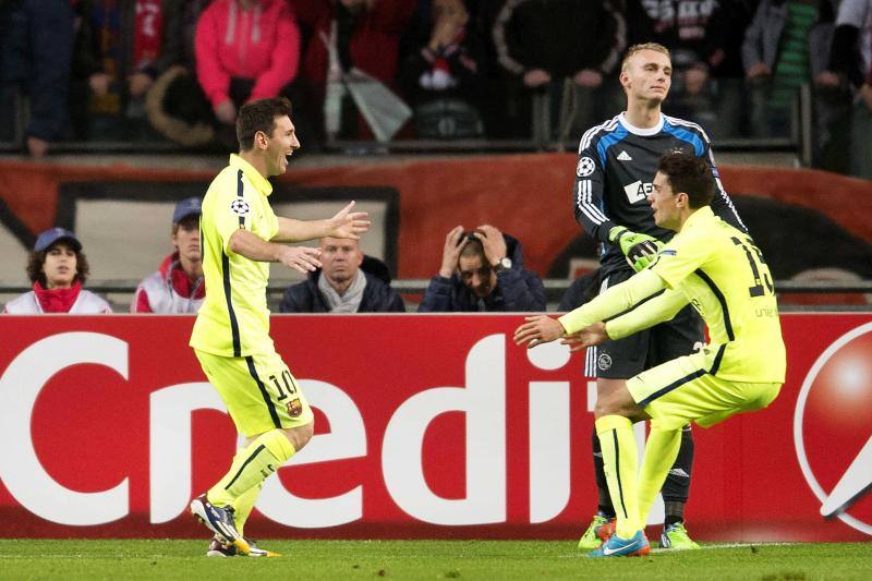 Messi lleva al Barcelona a octavos