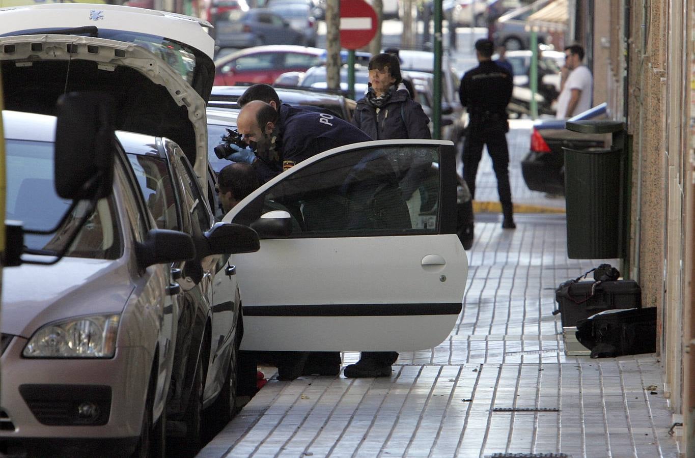 Una mujer herida tras explotar un artefacto en su coche