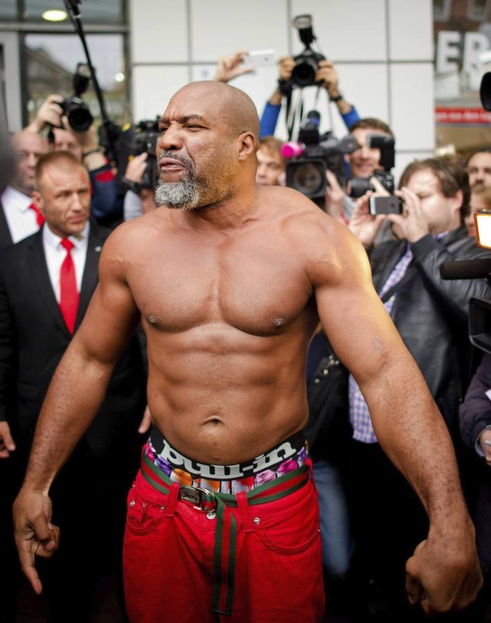 Shannon Briggs presenta el combate entre Vladimir Klitschko y Kubrat Pulev