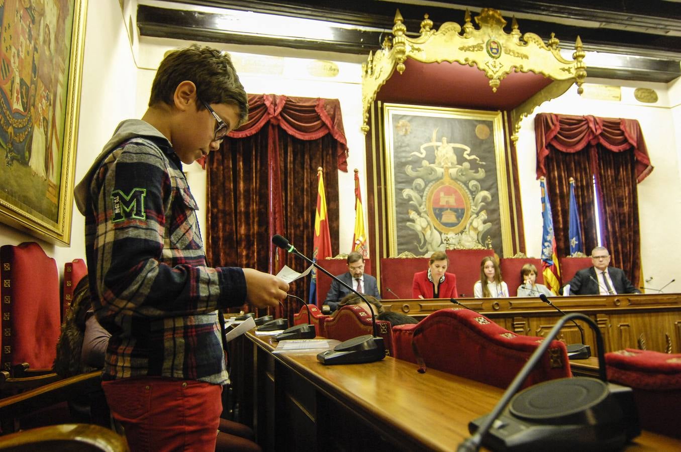 En el pleno de Elche intervienen niños