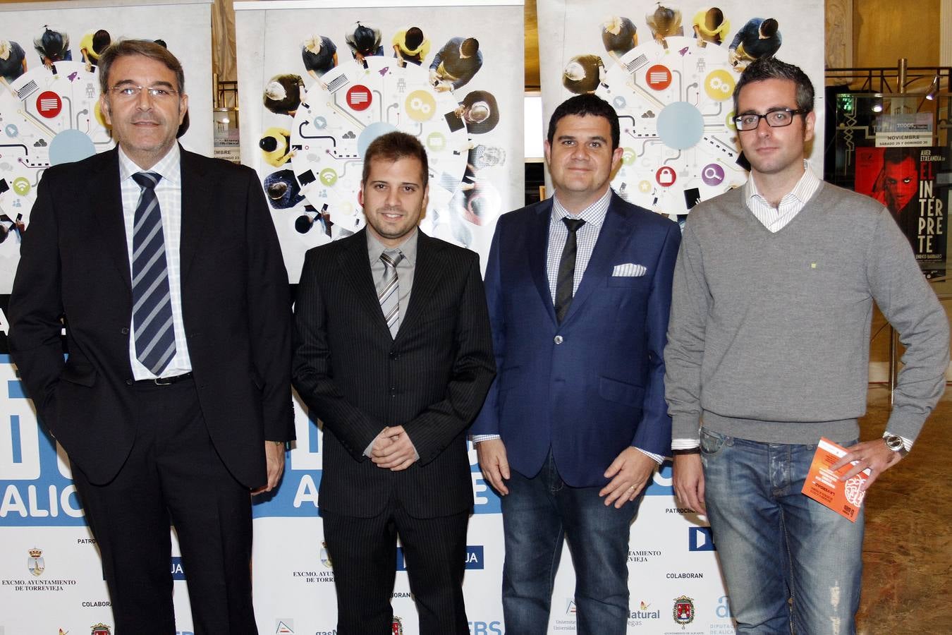 El &#039;photocall&#039; de los VI Premios Web de la provincia de Alicante (I)