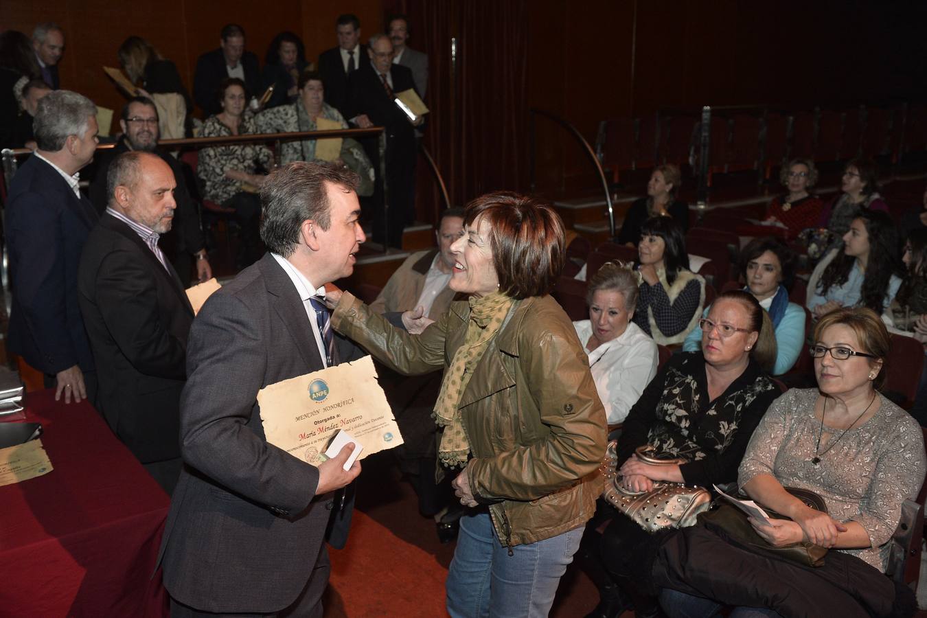 Entrega de diplomas a los profesores jubilados de ANPE