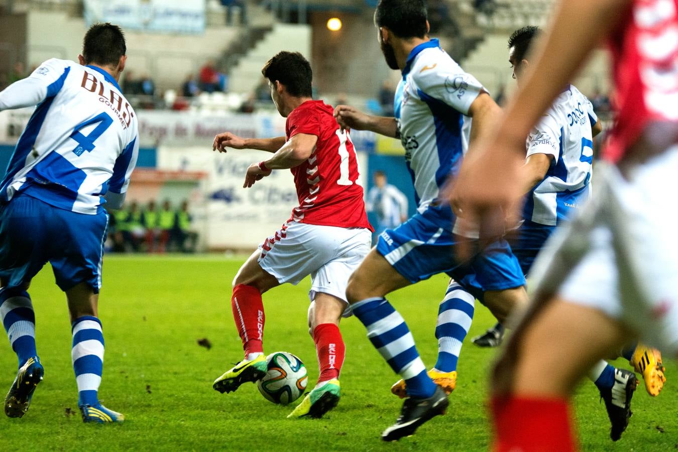 El Murcia se duerme en Avilés (1-0)