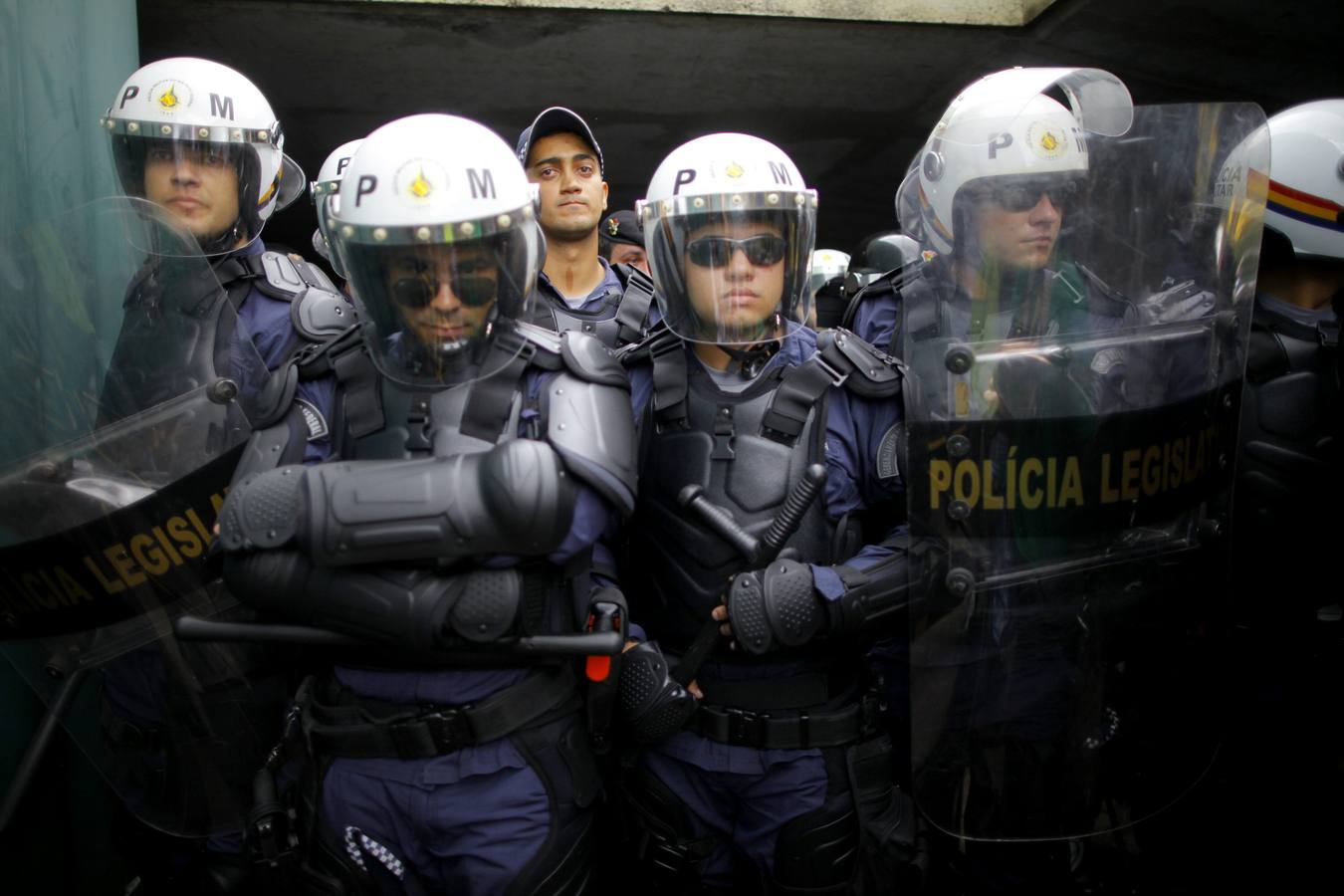 Los indígenas protestan ante el Congreso Brasileño