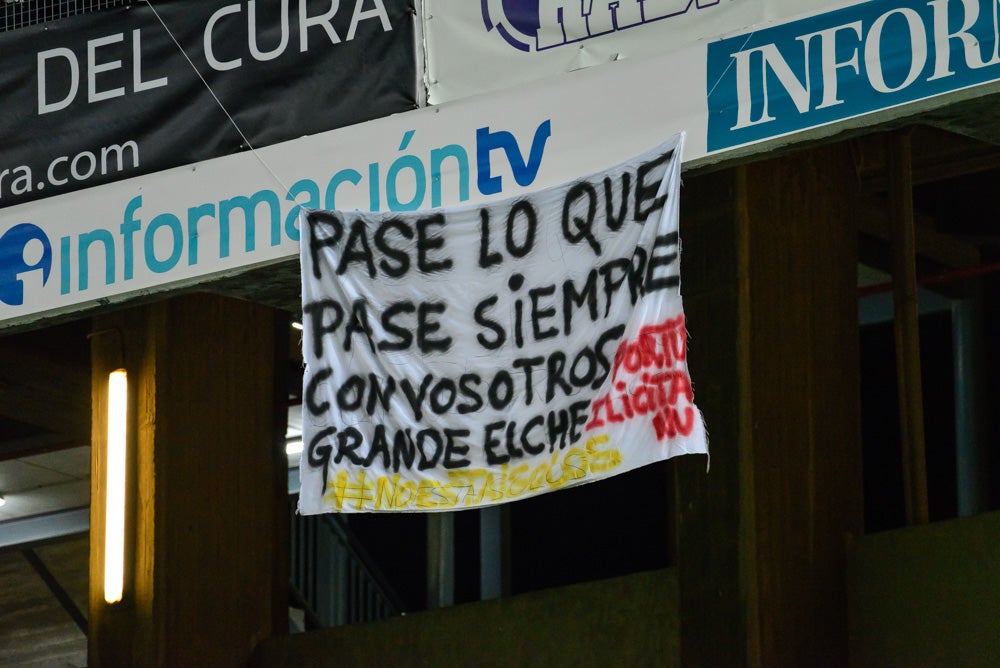 Búscate en la grada del Martínez Valero