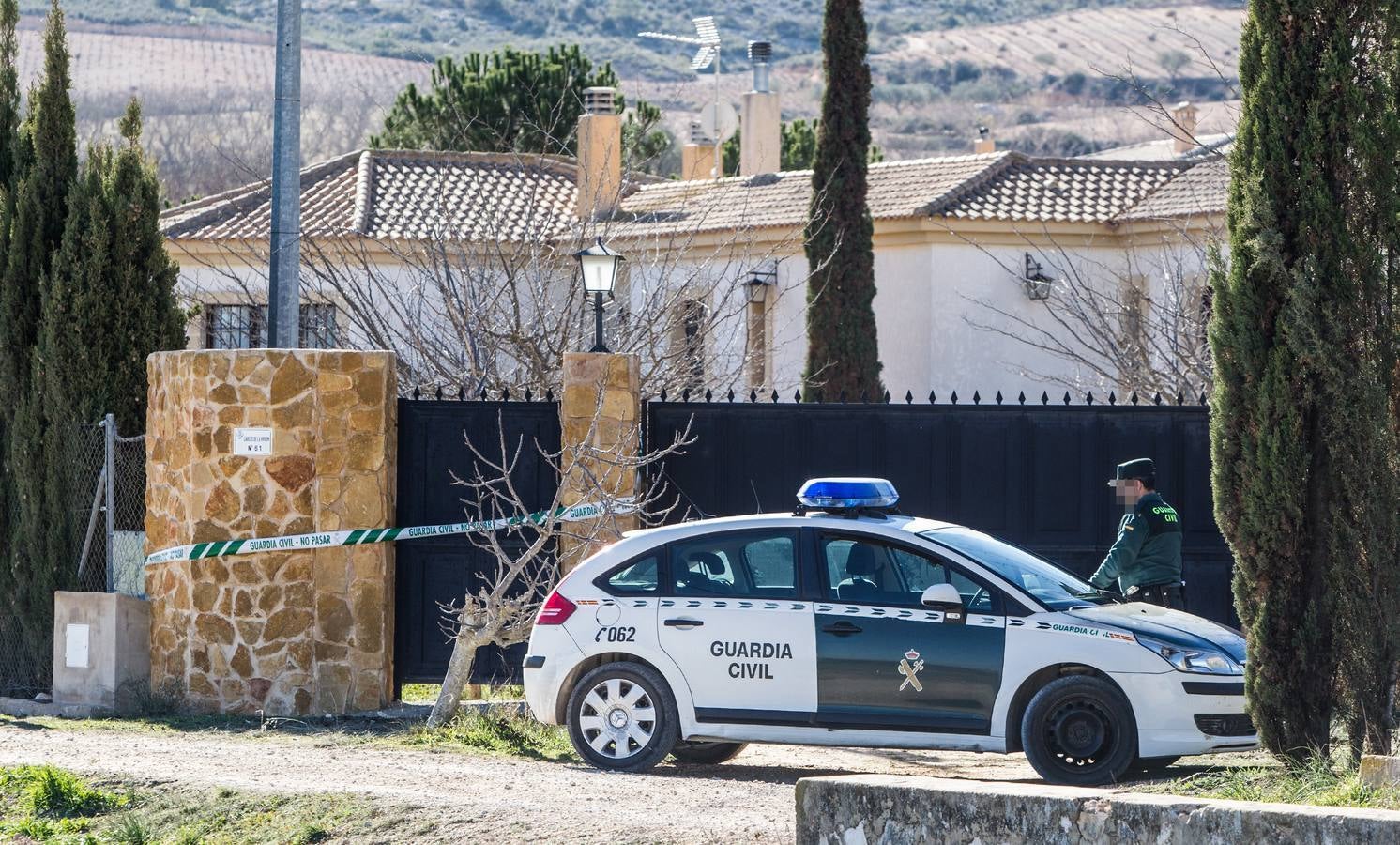 Un joven muere en Villena por un hachazo en la cabeza