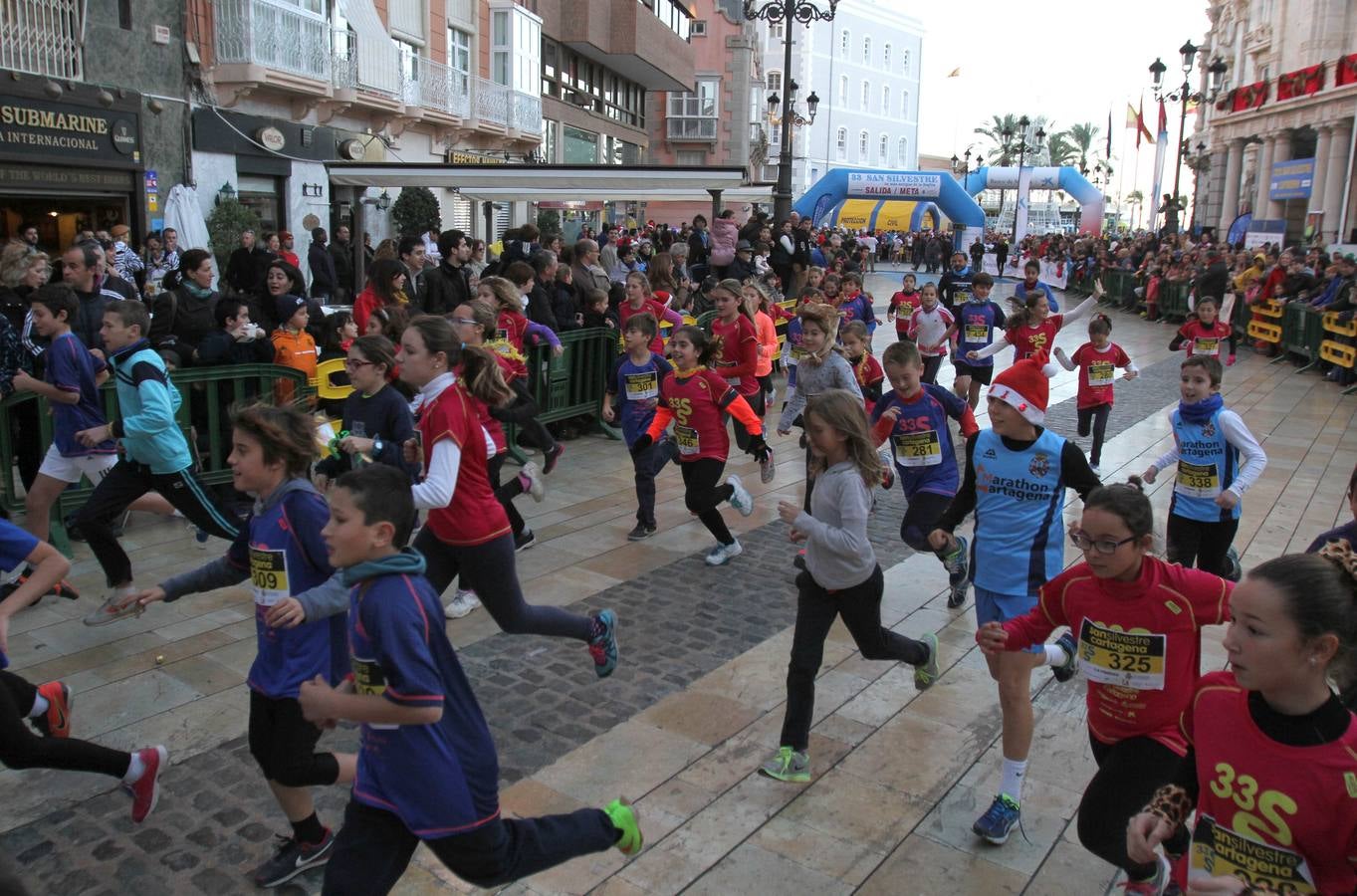 Los pequeños también disfrutan de la San Silvestre de Cartagena