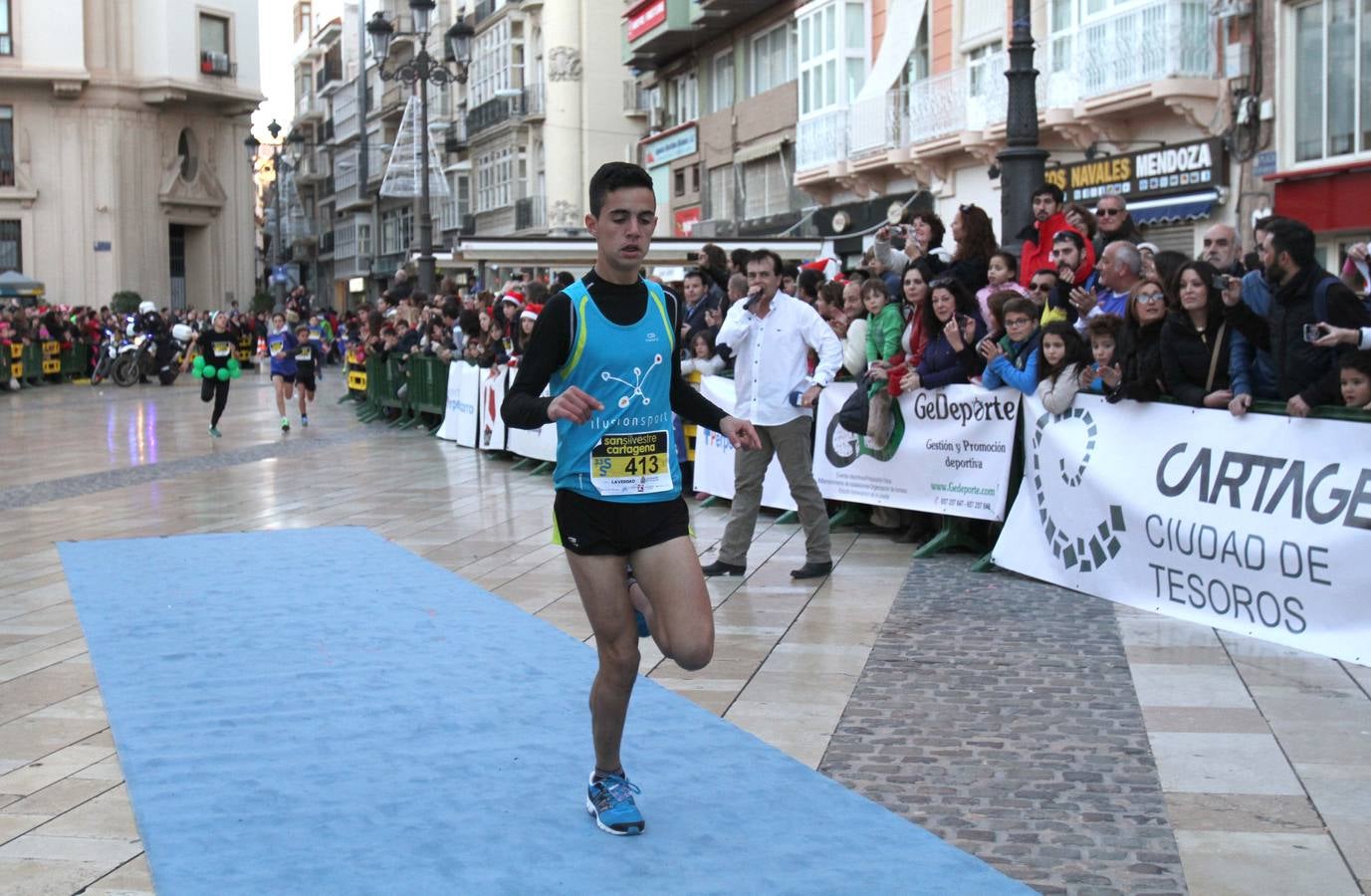 Los pequeños también disfrutan de la San Silvestre de Cartagena