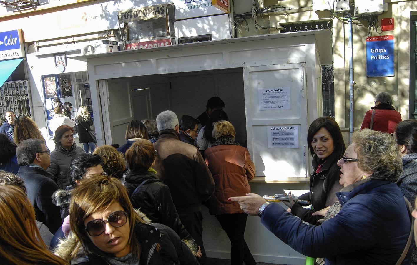 Los ilicitanos se preparan para la tradicional Cabalgata de Reyes