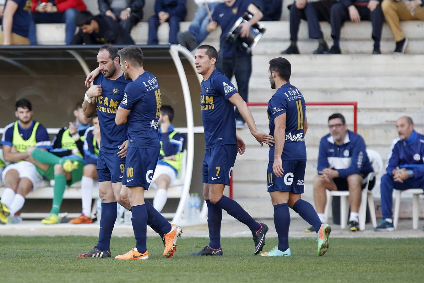 El UCAM Murcia, campeón de invierno tras vencer a El Palo (2-0)