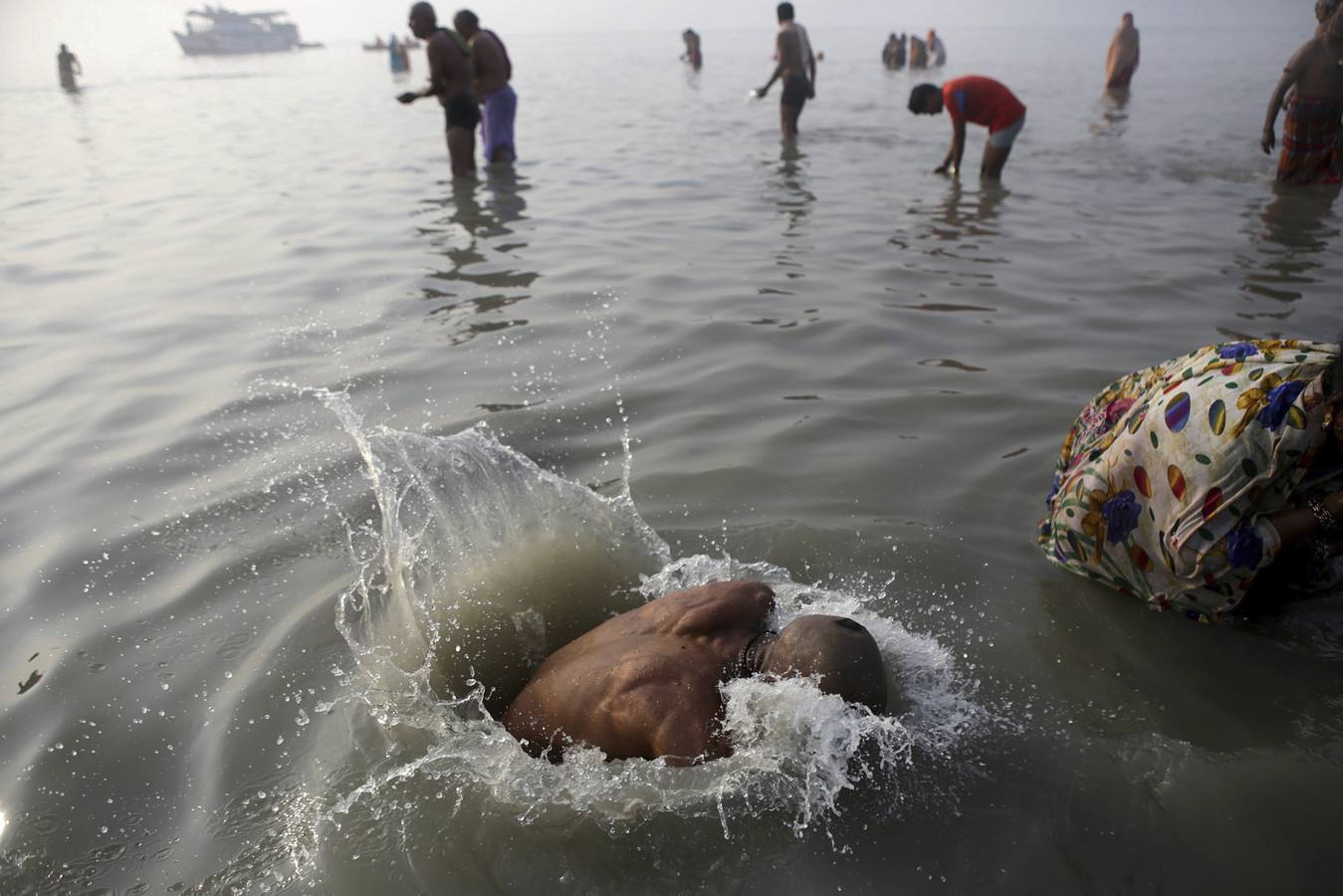 Un baño sagrado por Gangasagar