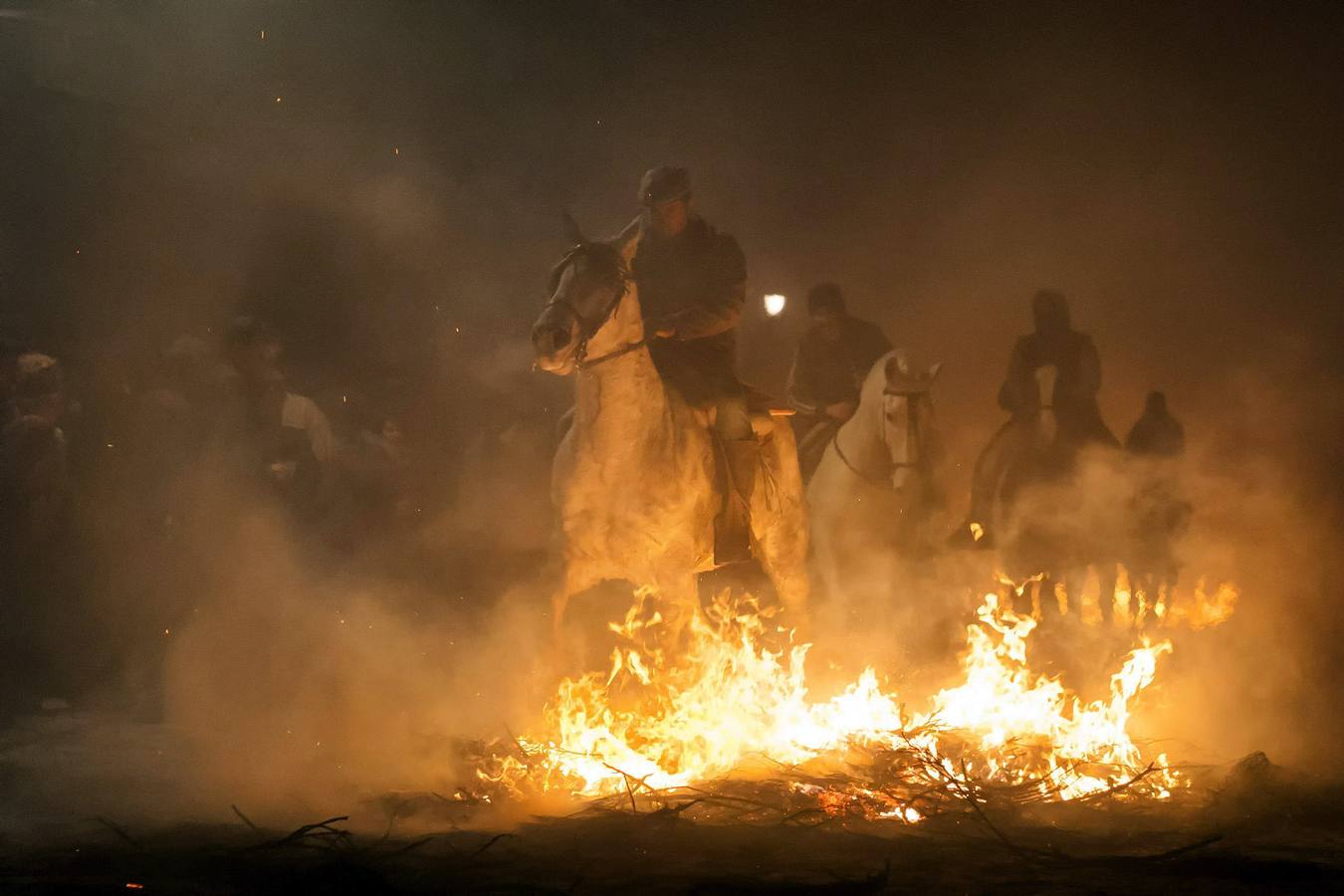 Noche de fuego en Ávila