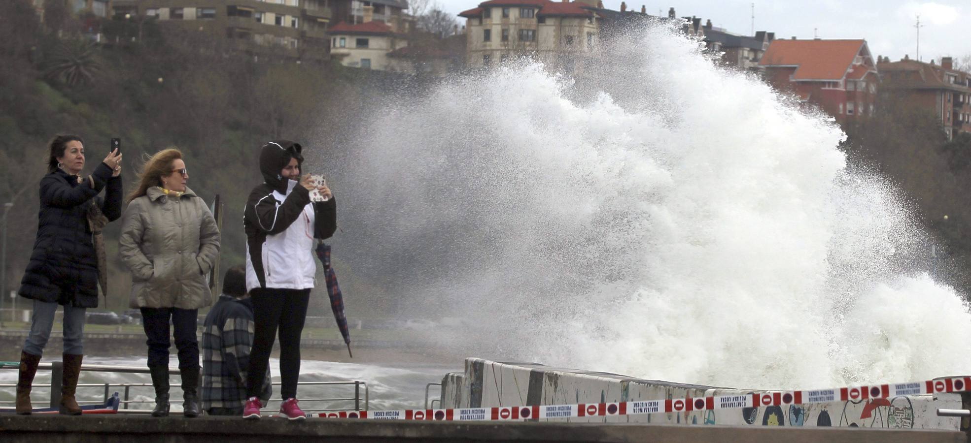 Un mar en alerta naranja