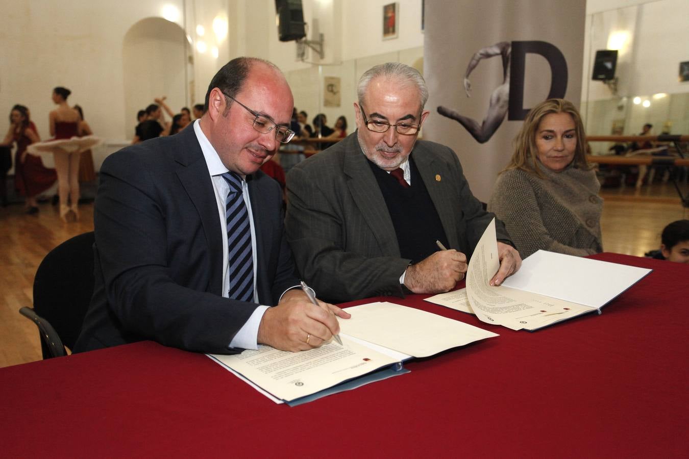 Un convenio entre Comunidad y UCAM permitirá que más de 200 alumnos del Conservatorio de Danza puedan prevenir lesiones