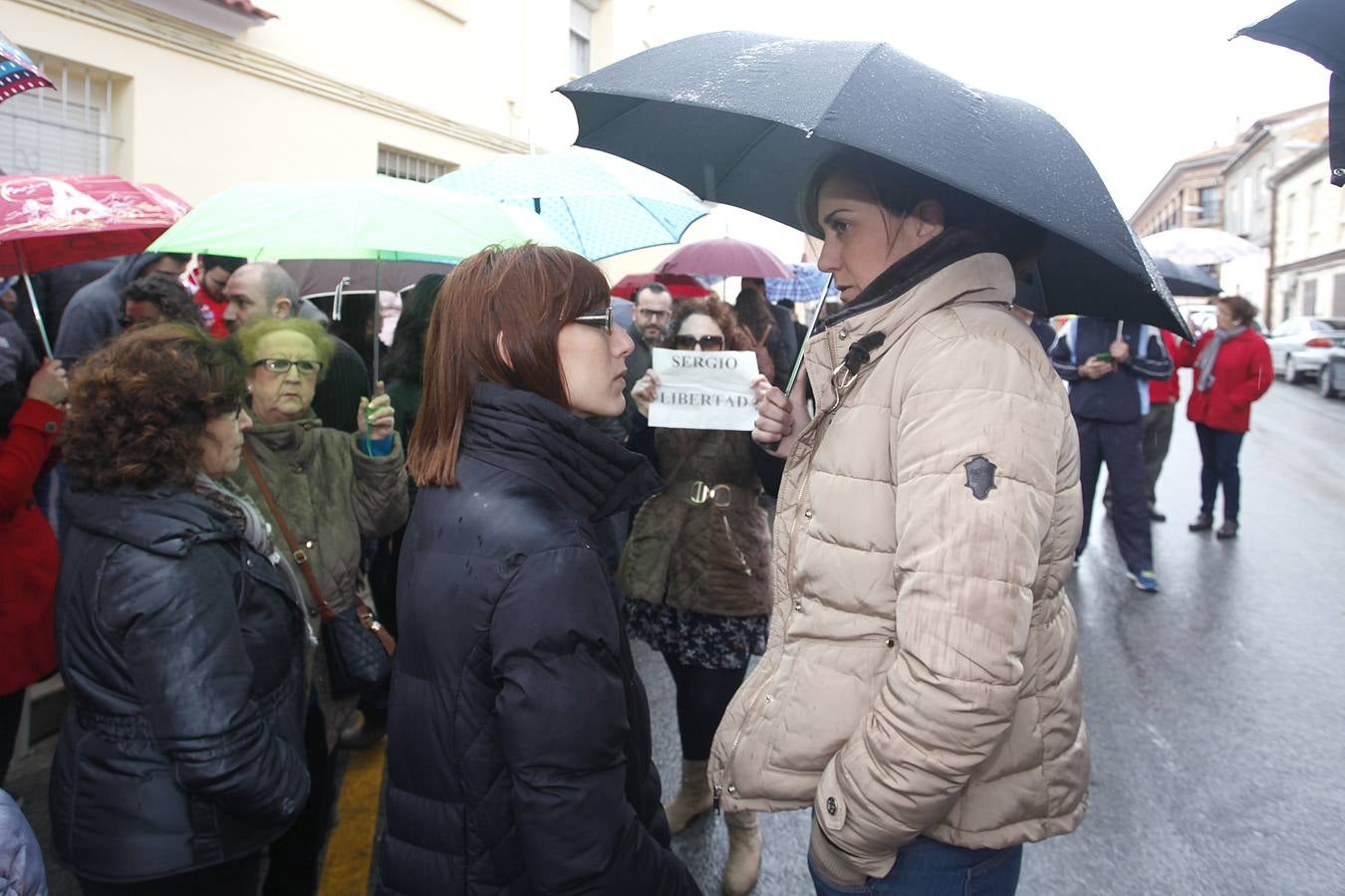 Concentración para apoyar al guardia civil encarcelado por llamar «maricón» a un superior