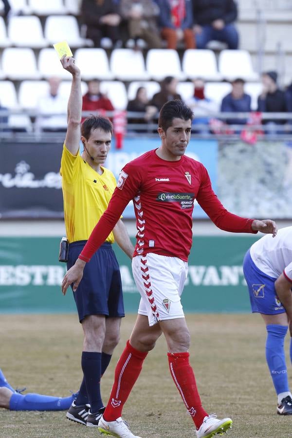 Álvarez derriba el muro del Langreo (2-1)