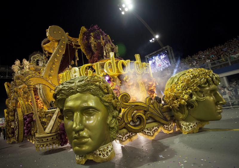 Locura carnavalera en Brasil