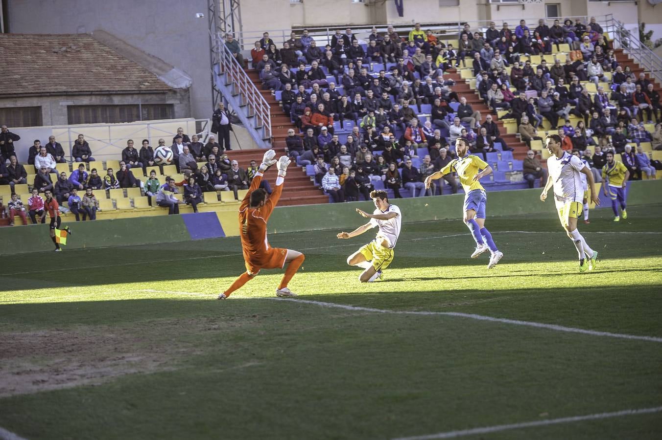 Goleada del Orihuela a un alicaído Torrevieja