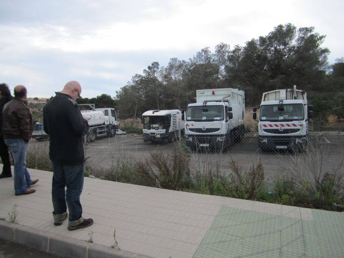 Acumulación de basuras en urbanizaciones de Orihuela