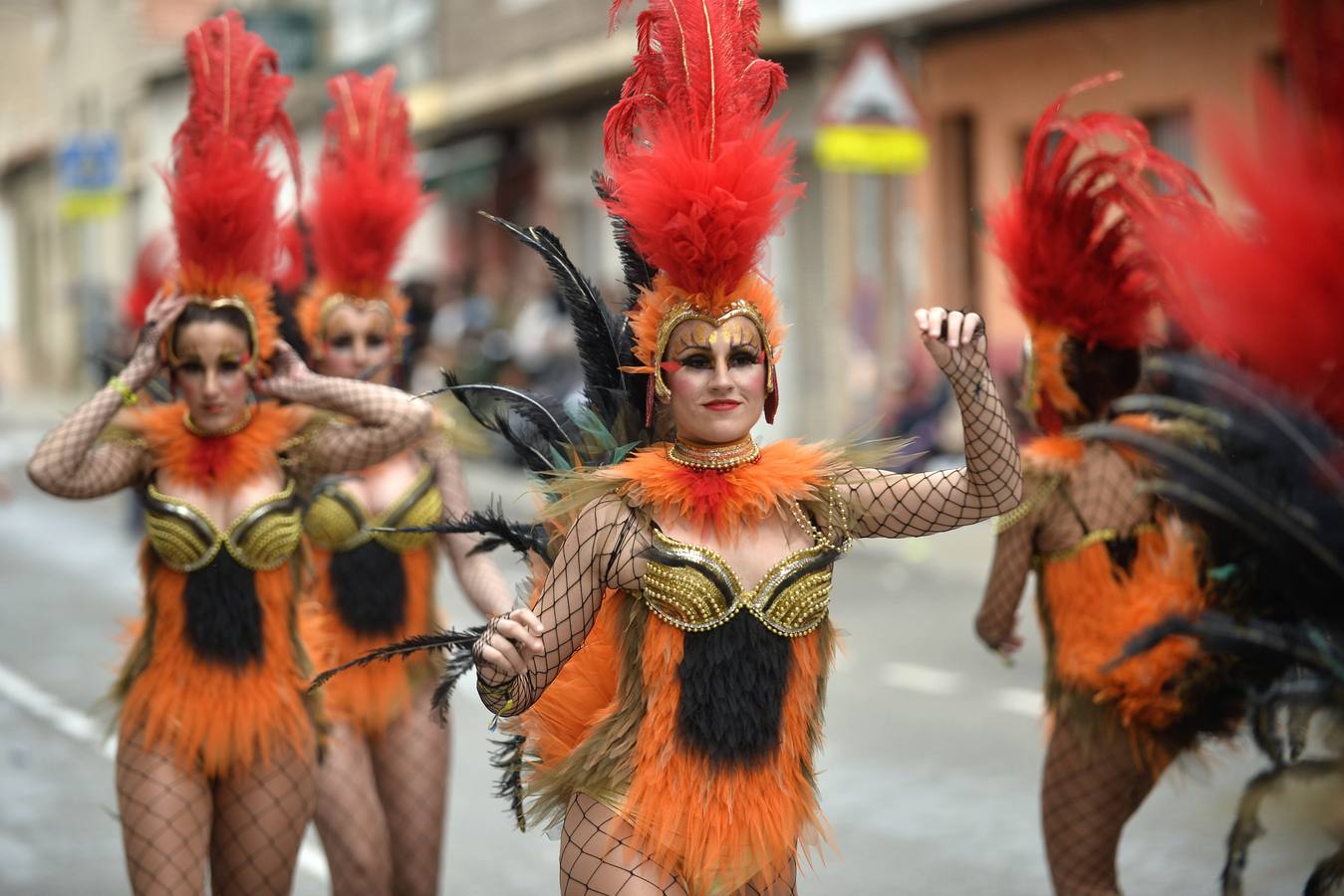 Pablo Iglesias y La Pantoja bailan en Cabezo de Torres