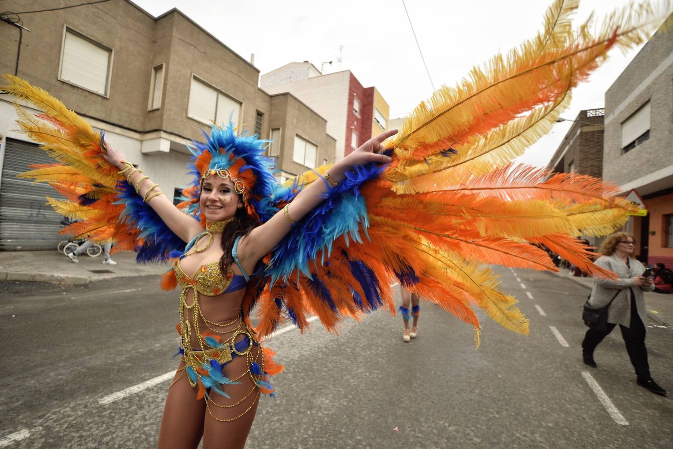 Pablo Iglesias y La Pantoja bailan en Cabezo de Torres
