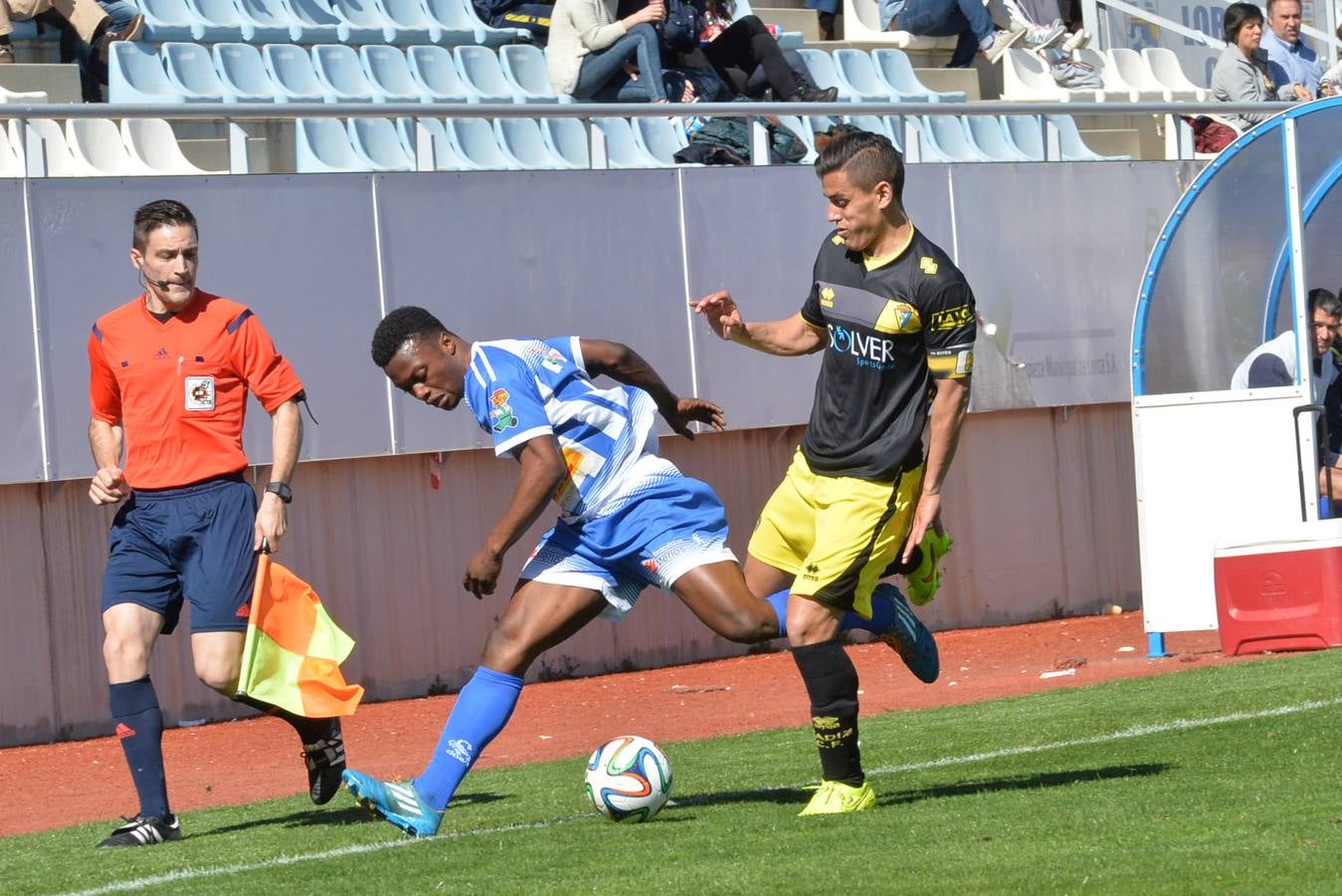 La Hoya empata por sorpresa ante el Cádiz (2-2)