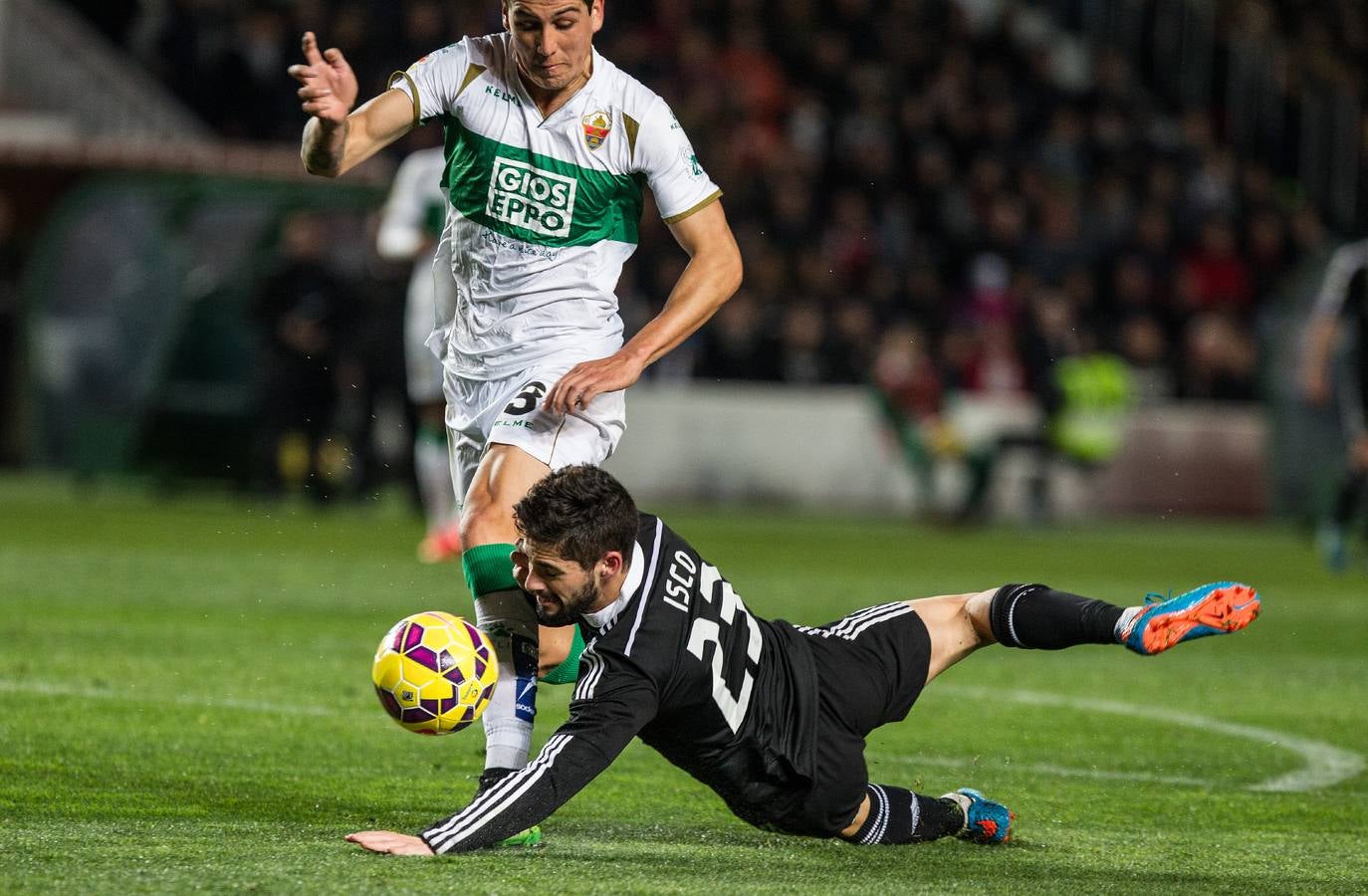 Partido entre el Elche y el Real Madrid