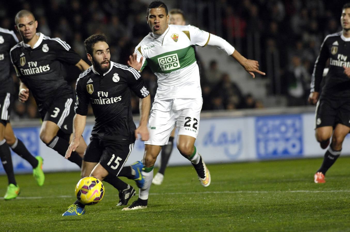 Partido entre el Elche y el Real Madrid