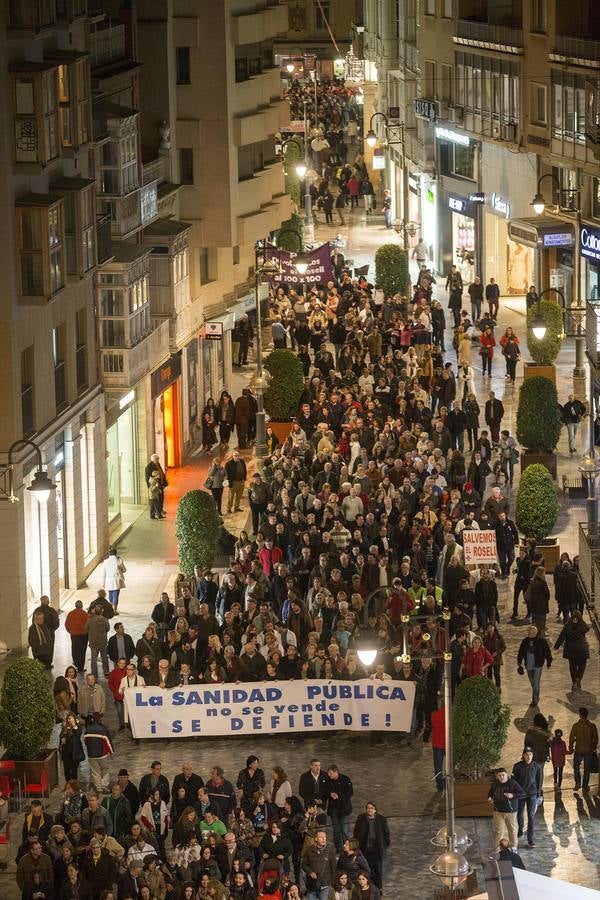 Miles de personas denuncian el «abandono» sanitario en Cartagena