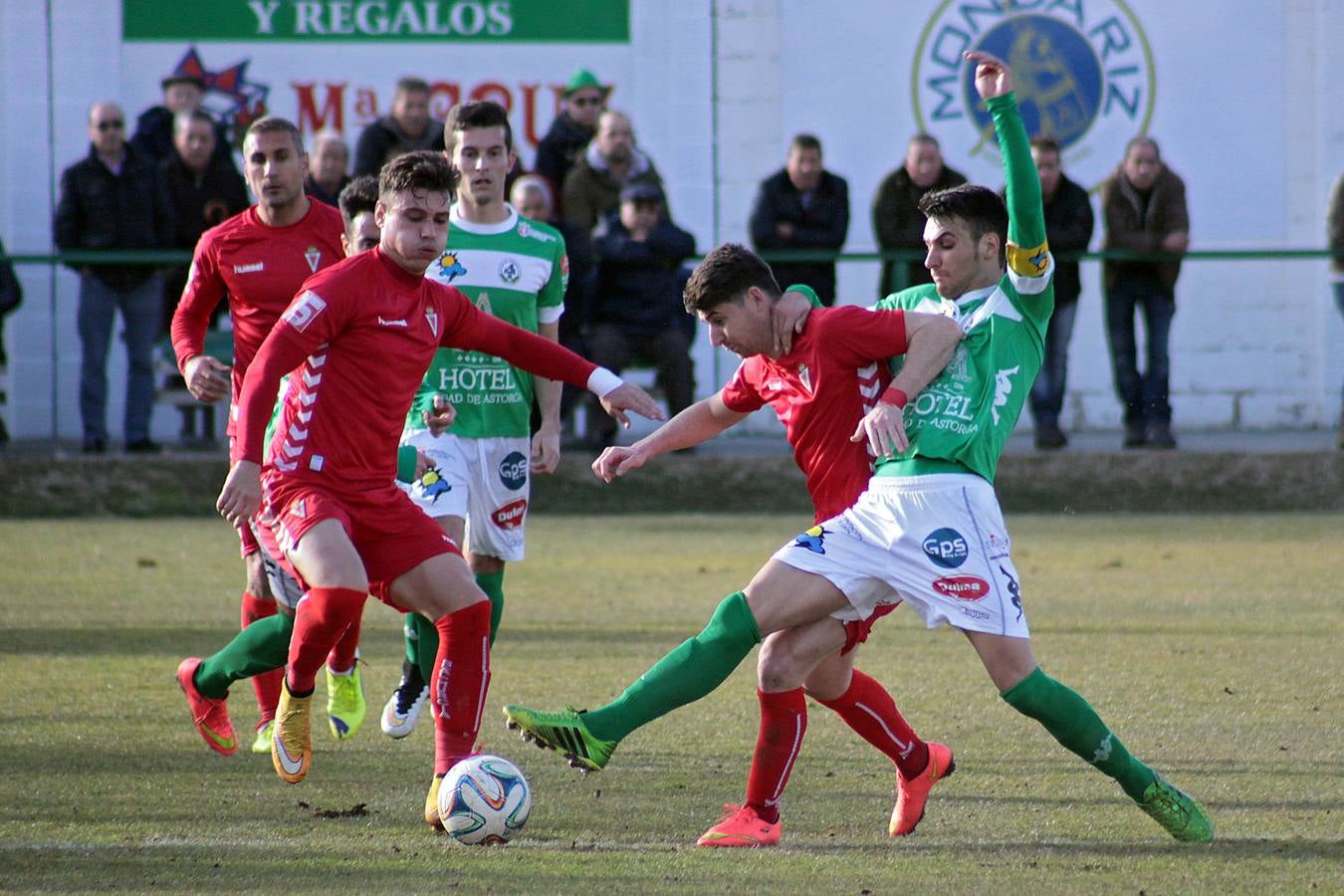 Las mejores imágenes del choque entre el Astorga y el Real Murcia