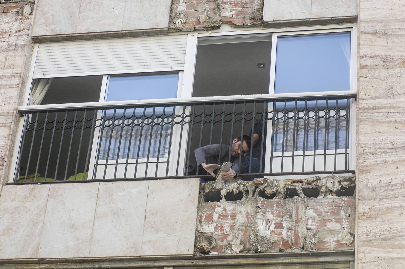 Fallece una anciana y otras 5 personas son atendidas en un incendio en Elche