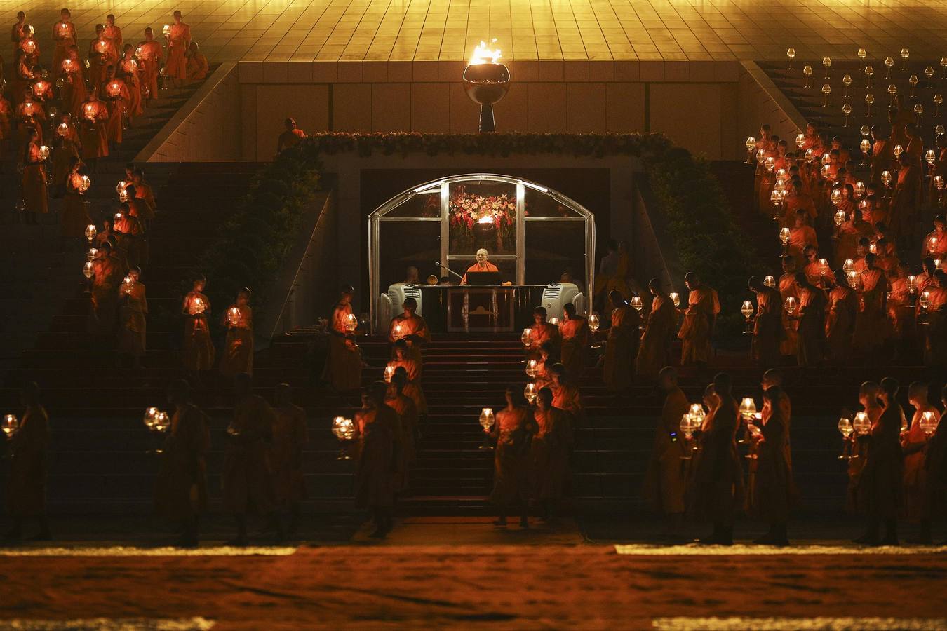 Festividad del Makha Bucha en Tailandia