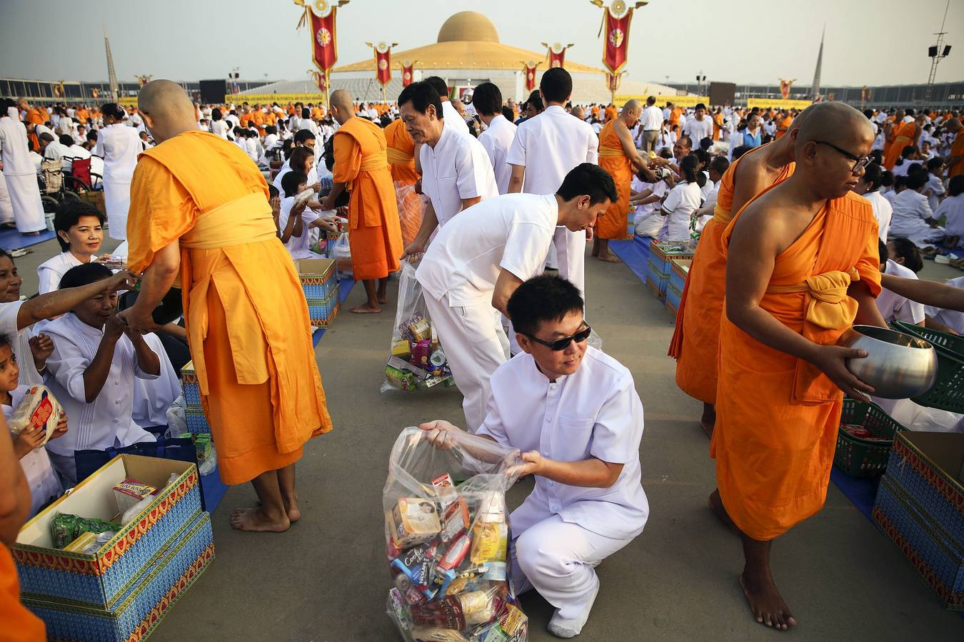 Festividad del Makha Bucha en Tailandia