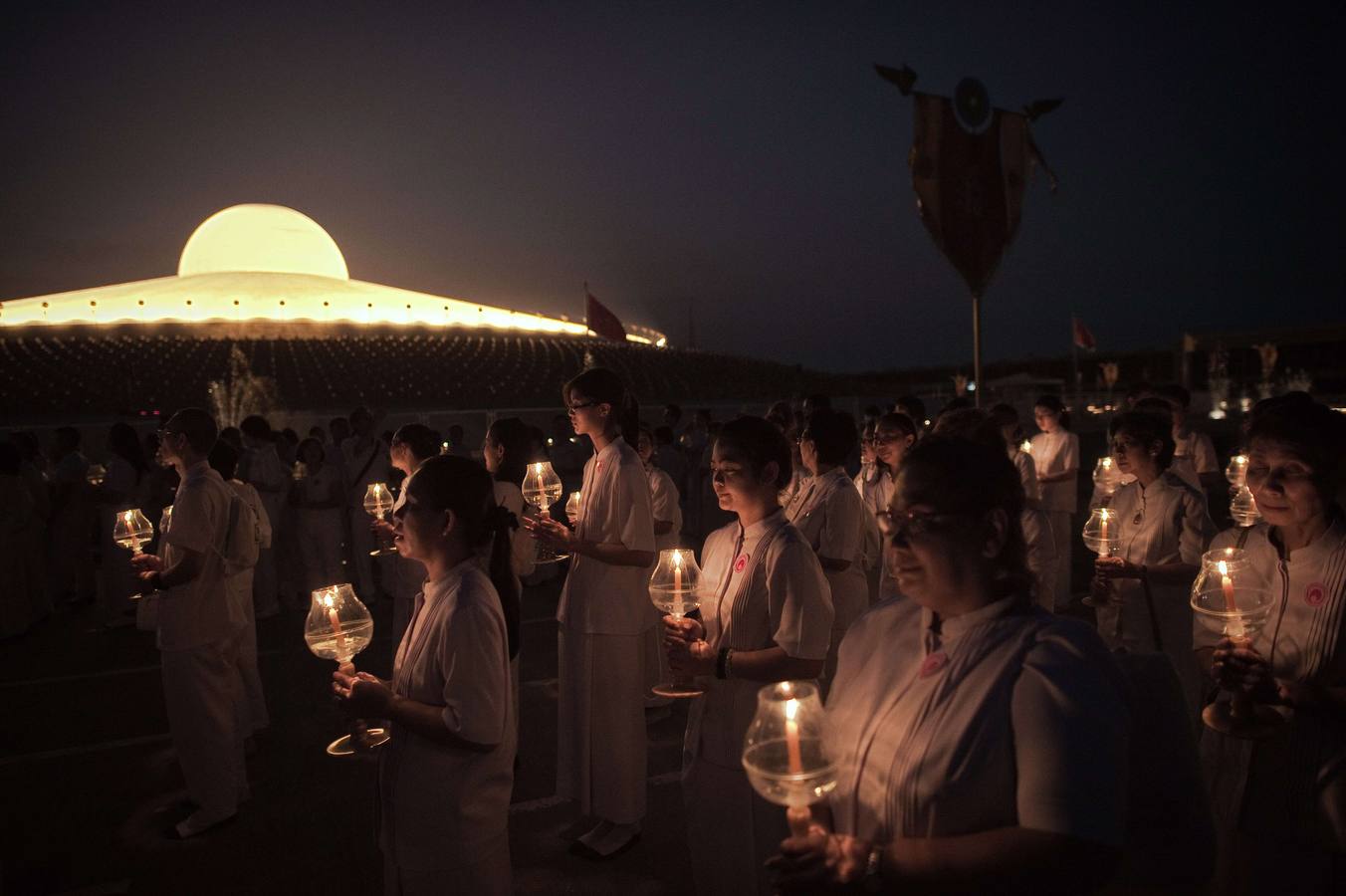 Festividad del Makha Bucha en Tailandia