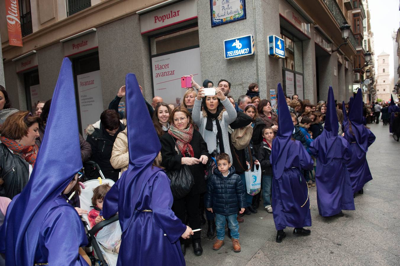 La Procesión del Ángel recorre las calles de la capital