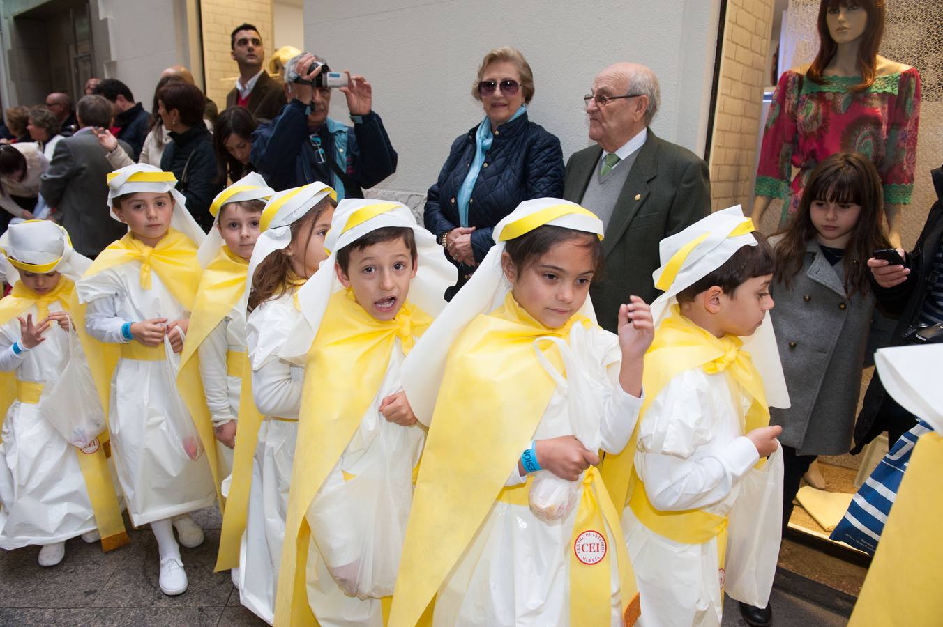 La Procesión del Ángel recorre las calles de la capital