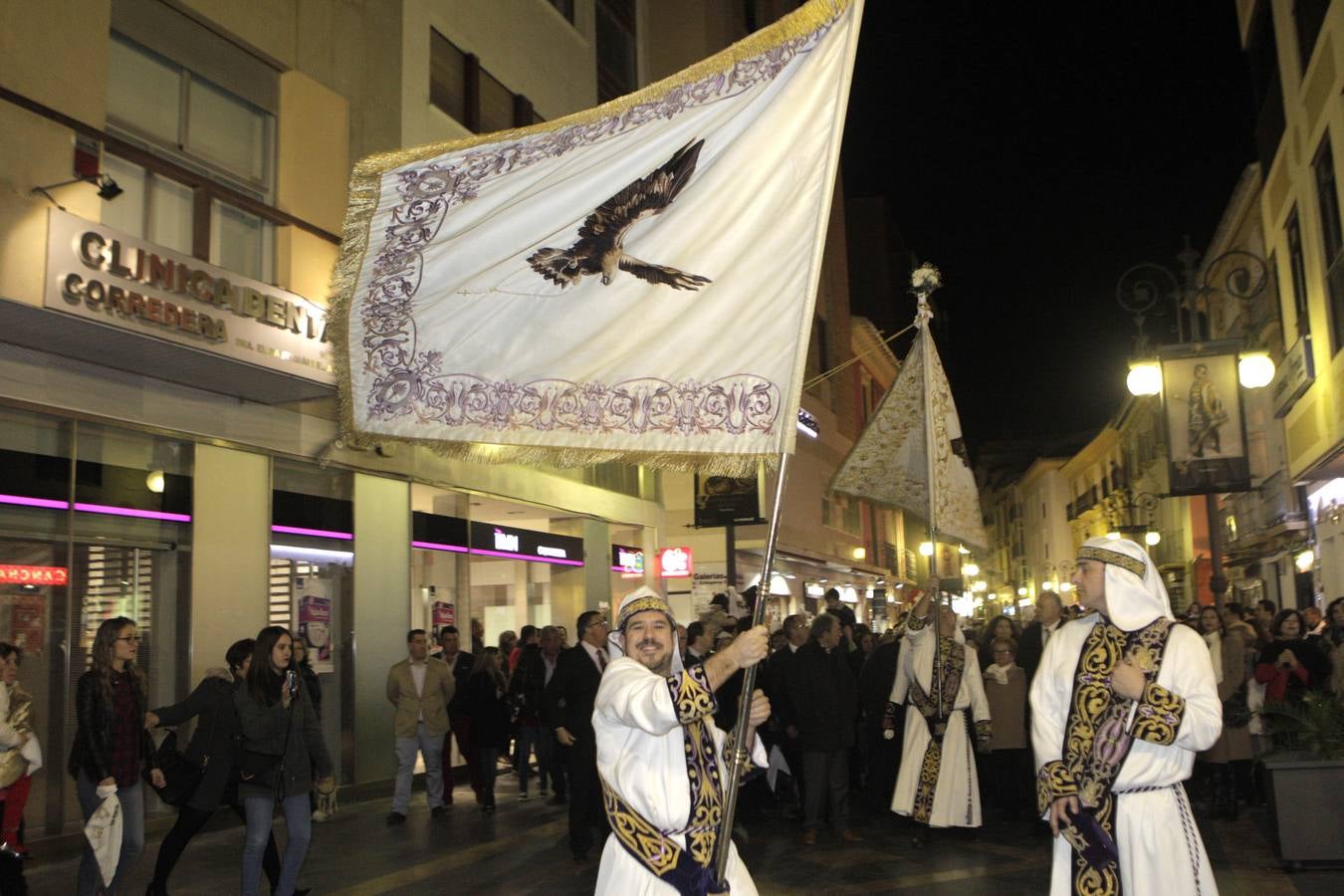 Los Pasos Blanco y Azul dan pie a la Semana Santa